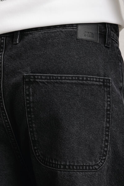 Loose fit jeans 