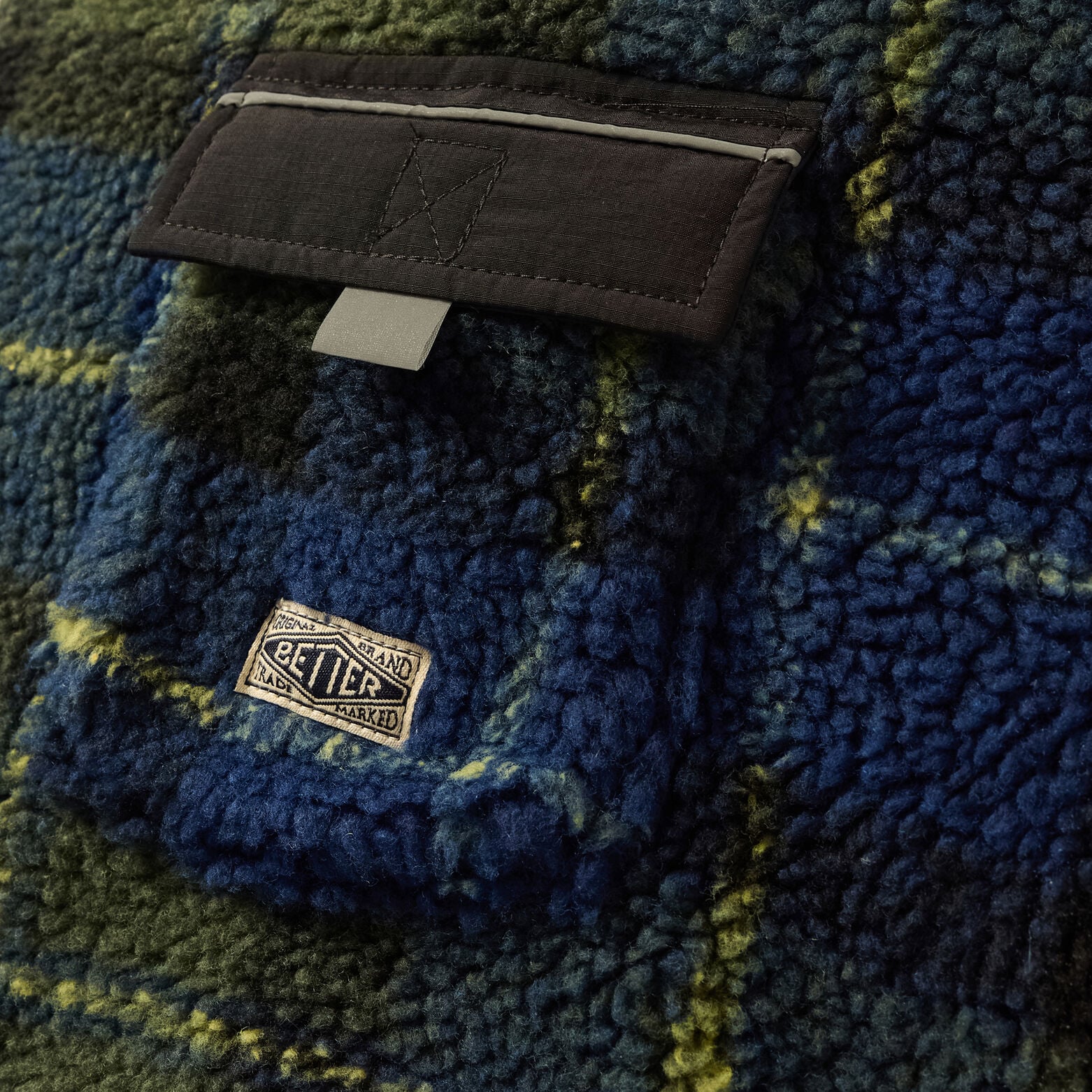 Manteau pour chien &agrave; carreaux