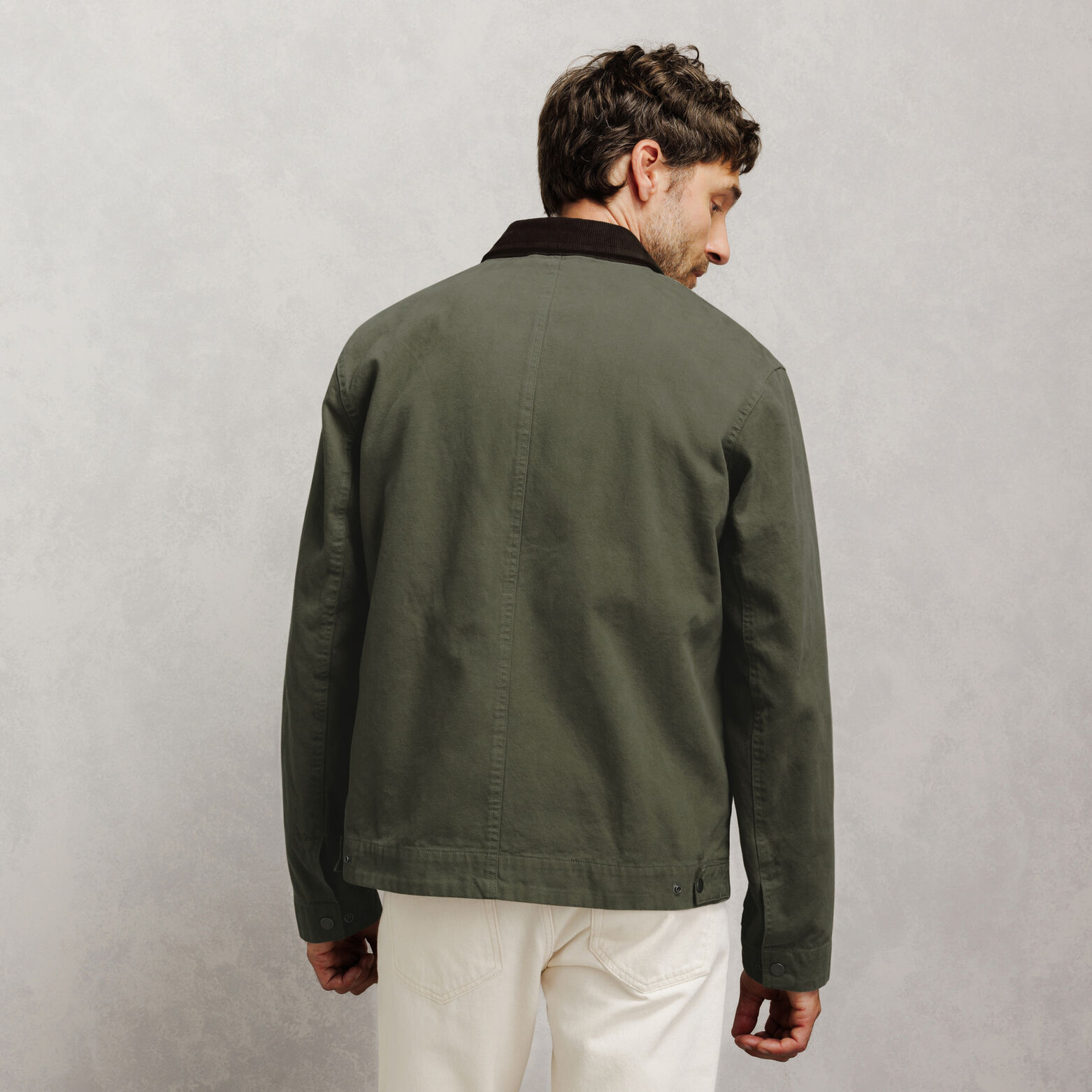 Veste zipp&eacute;e col chemise en velours