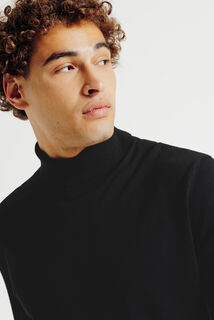 Pull col roul&eacute;