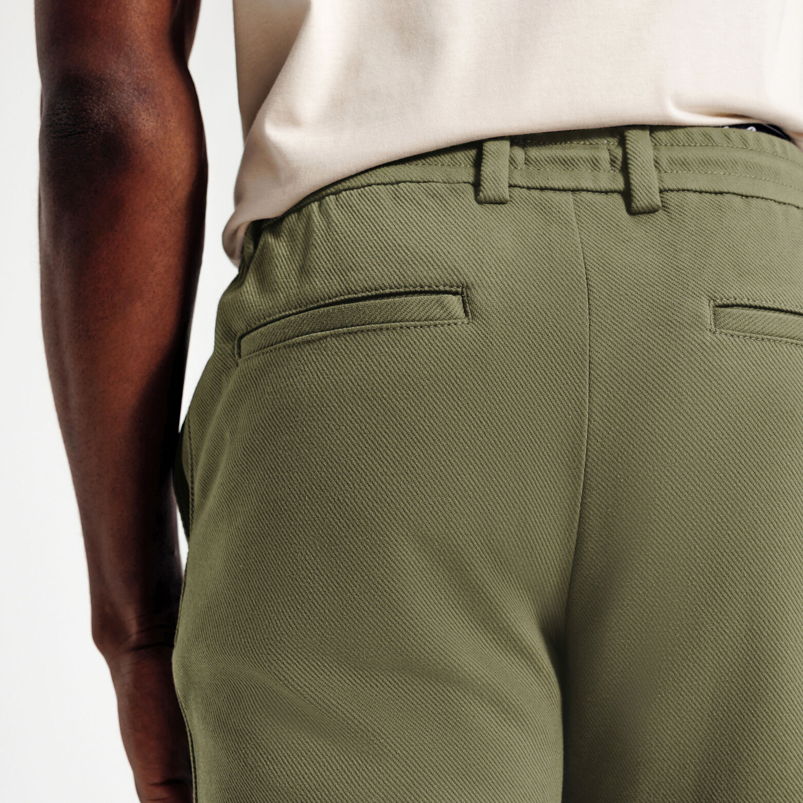 Pantalon chino tapered maille