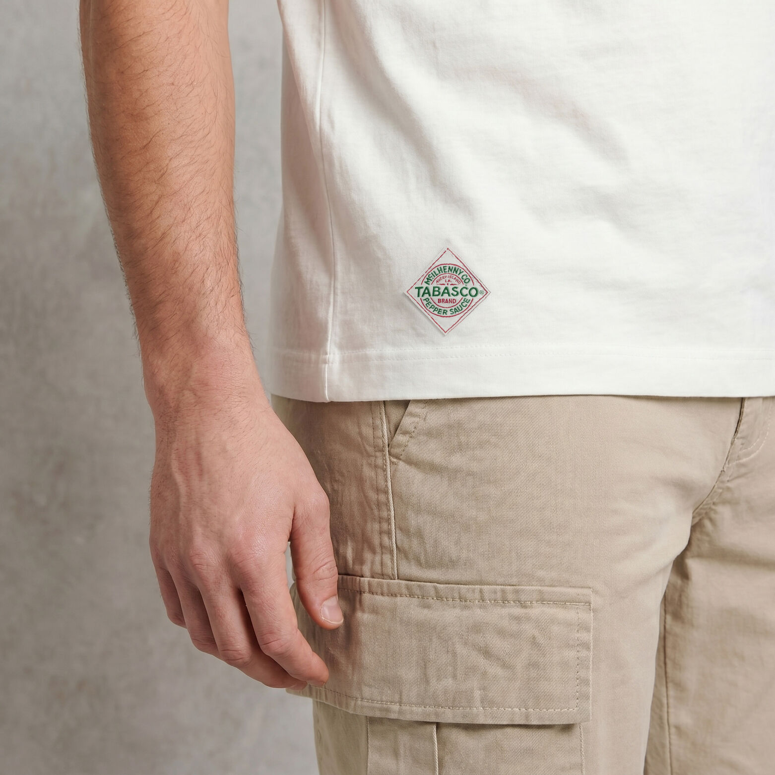 Tee shirt imprim&eacute; poitrine licence Tabasco