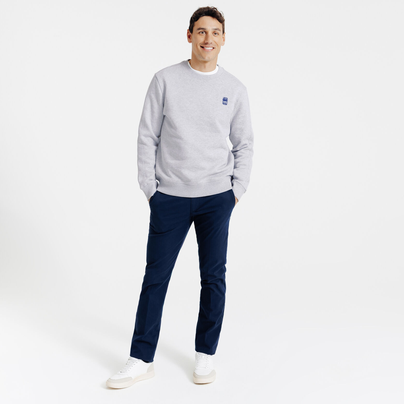 Sweat col rond chin&eacute; broderie poitrine