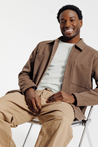 Pull col rond finition roulott&eacute;e