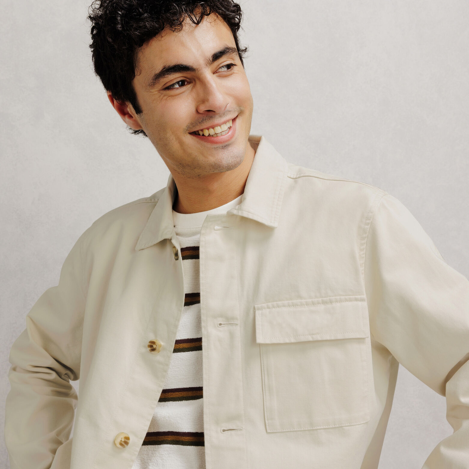 Veste col chemise boutonn&eacute;e mi-saison