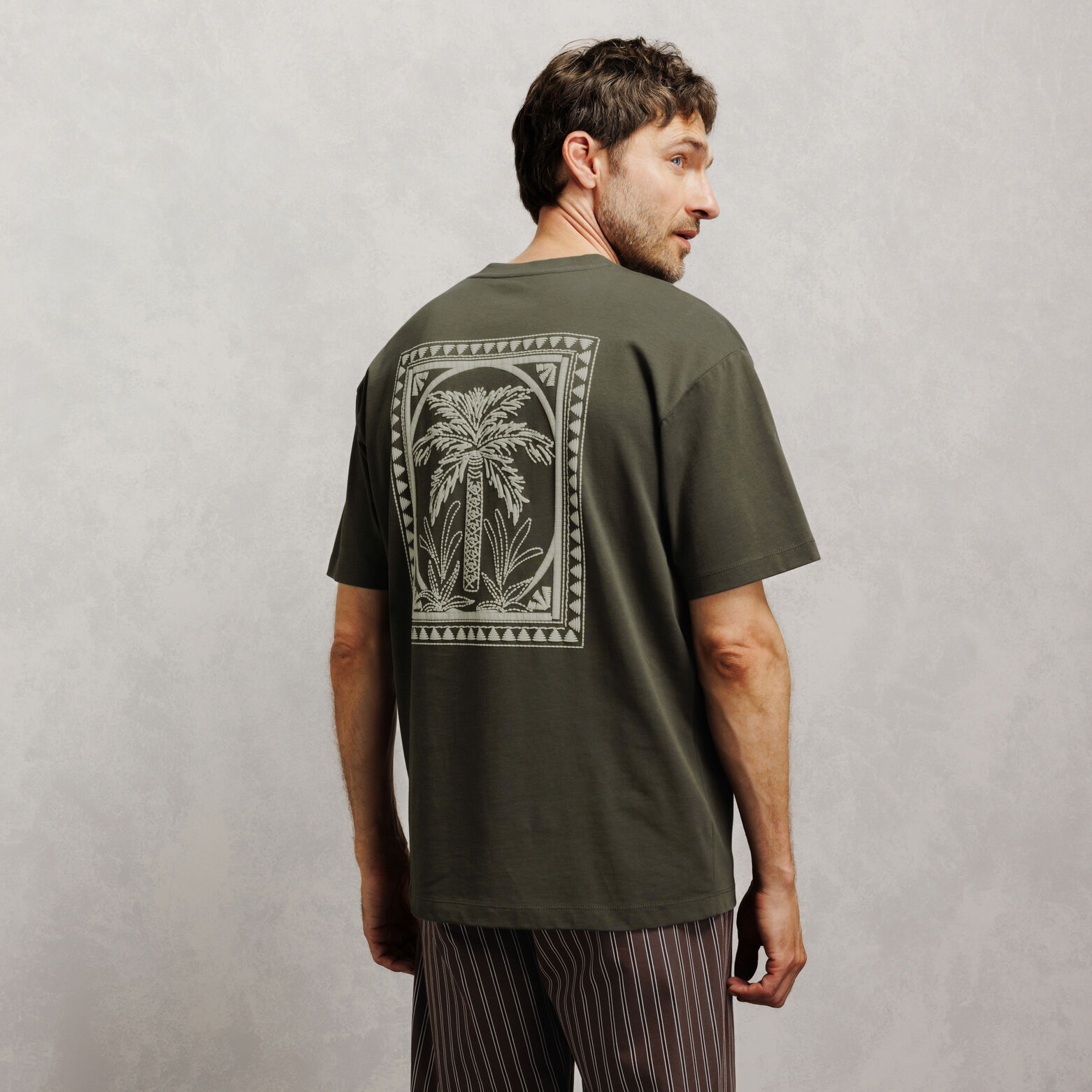 Tee shirt col rond relax imprim&eacute; dos timbre