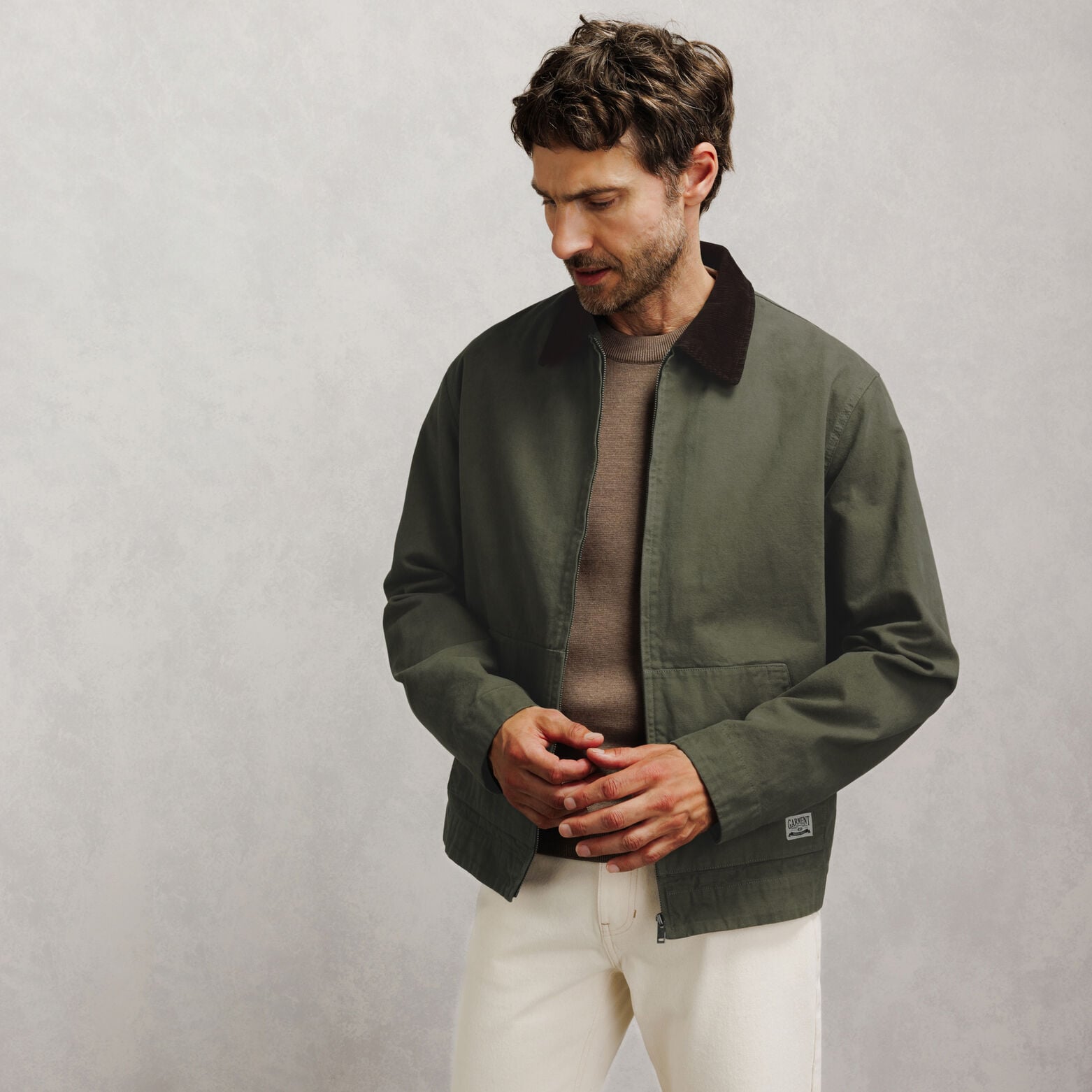 Veste zipp&eacute;e col chemise en velours