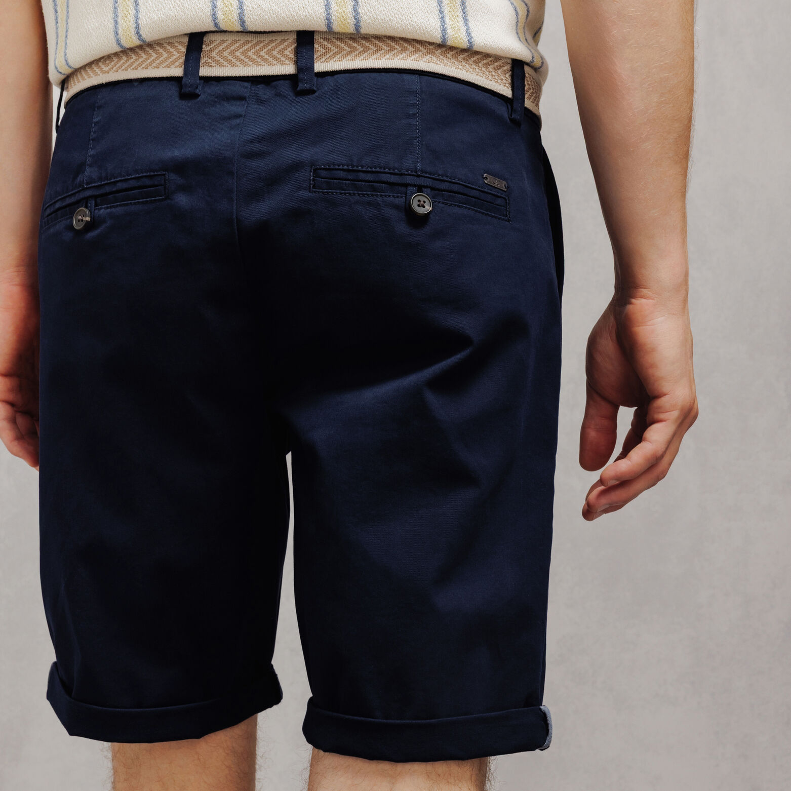 Bermuda chino slim uni avec ceinture