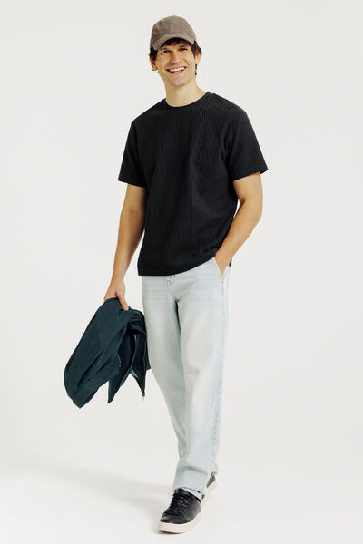 Tee shirt mati&egrave;re relief&eacute;e