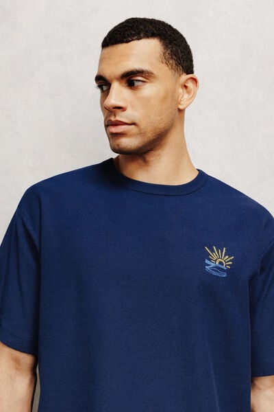 Tee shirt relax brod&eacute; devant dos textur&eacute;