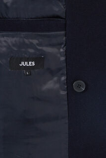 Lange wintermantel, gekruiste knoopsluiting