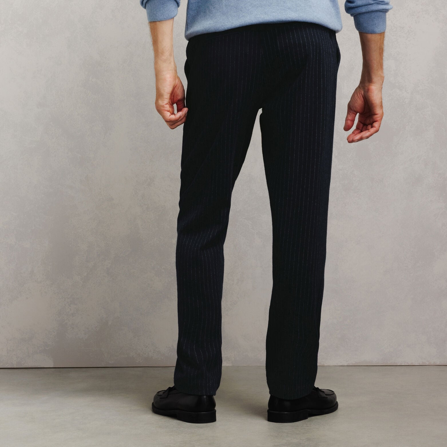 Pantalon tapered taille &eacute;lastiqu&eacute;e ray&eacute;