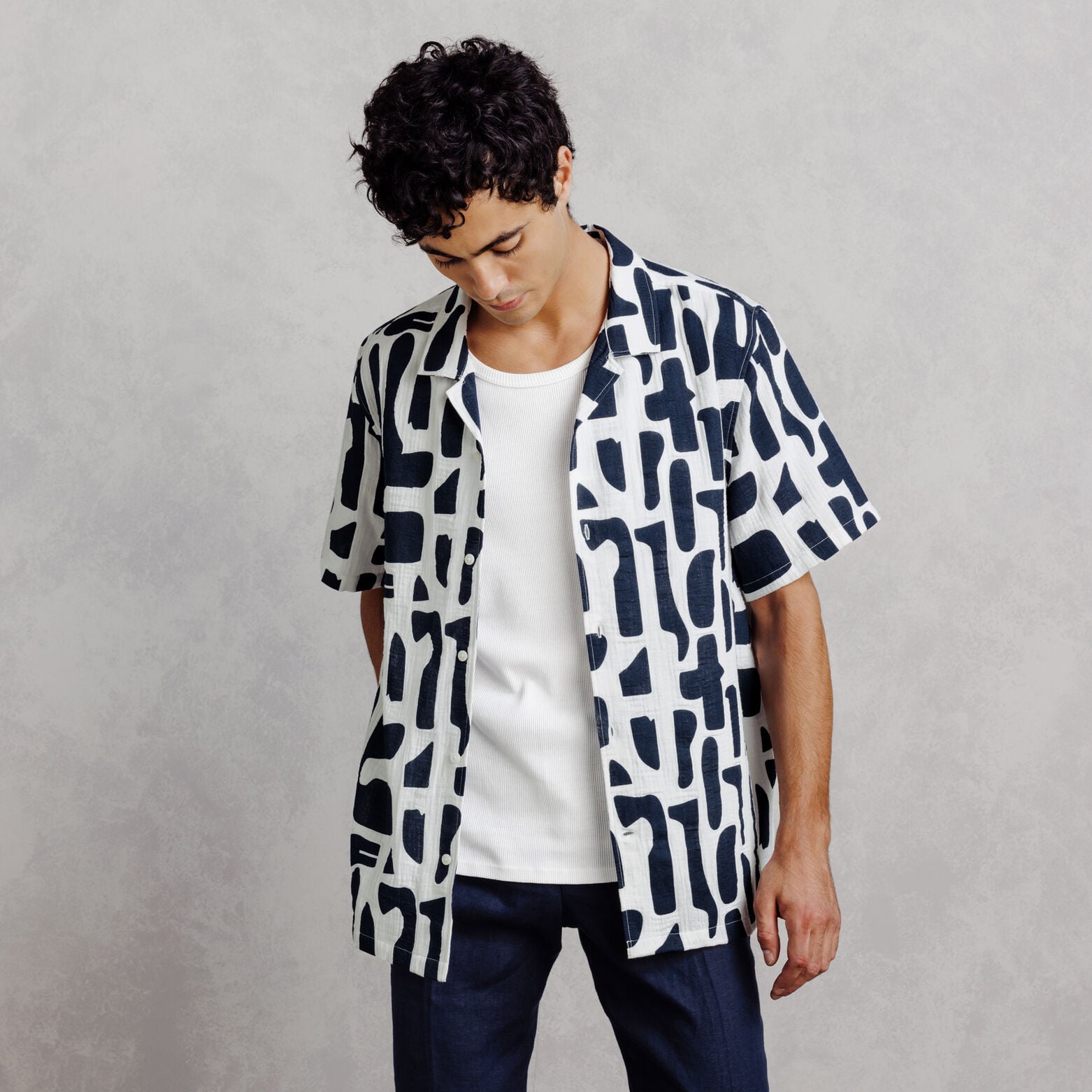 Chemisette 100% coton imprim&eacute; col requin