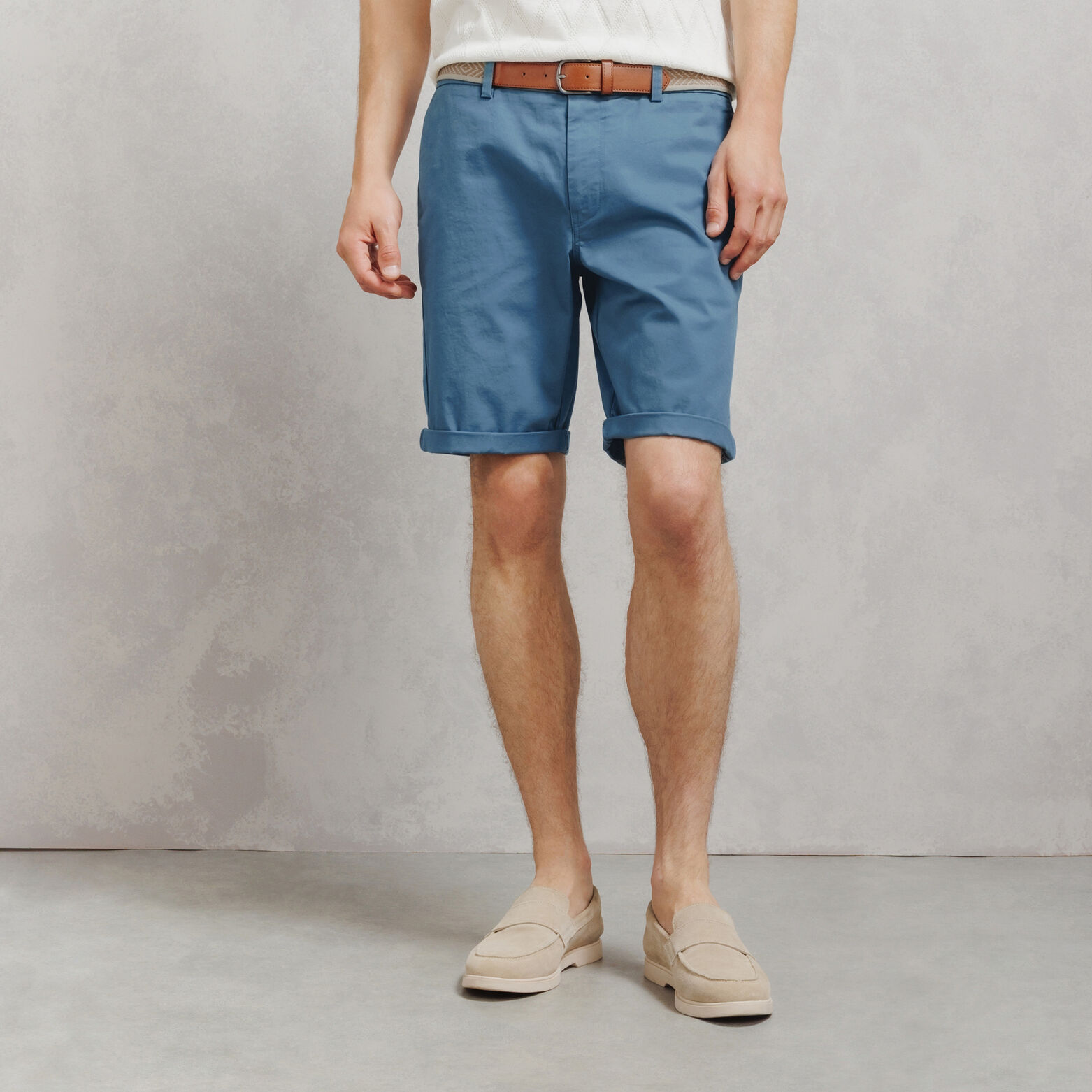 Bermuda chino slim uni avec ceinture