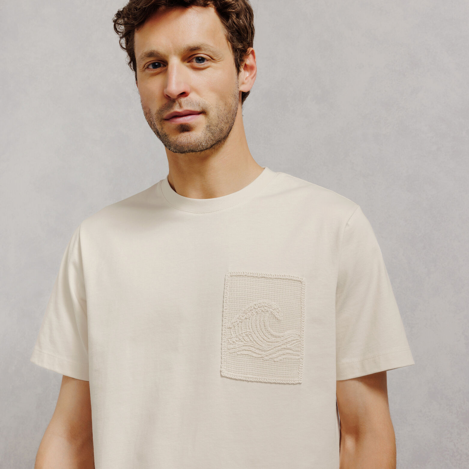 Tee shirt poche esprit plage macram&eacute;