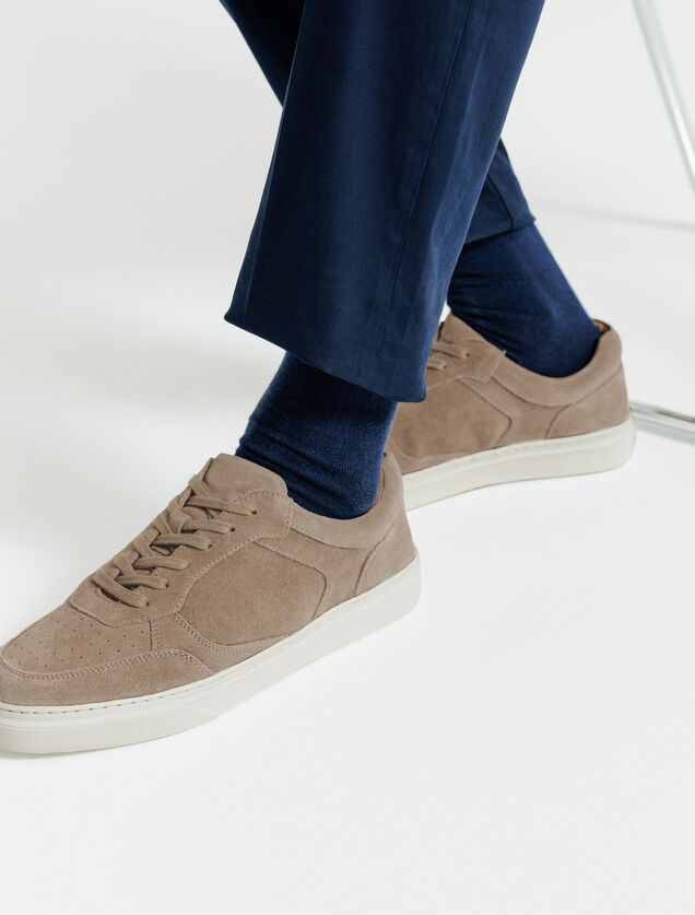Sneakers in su&egrave;deleer