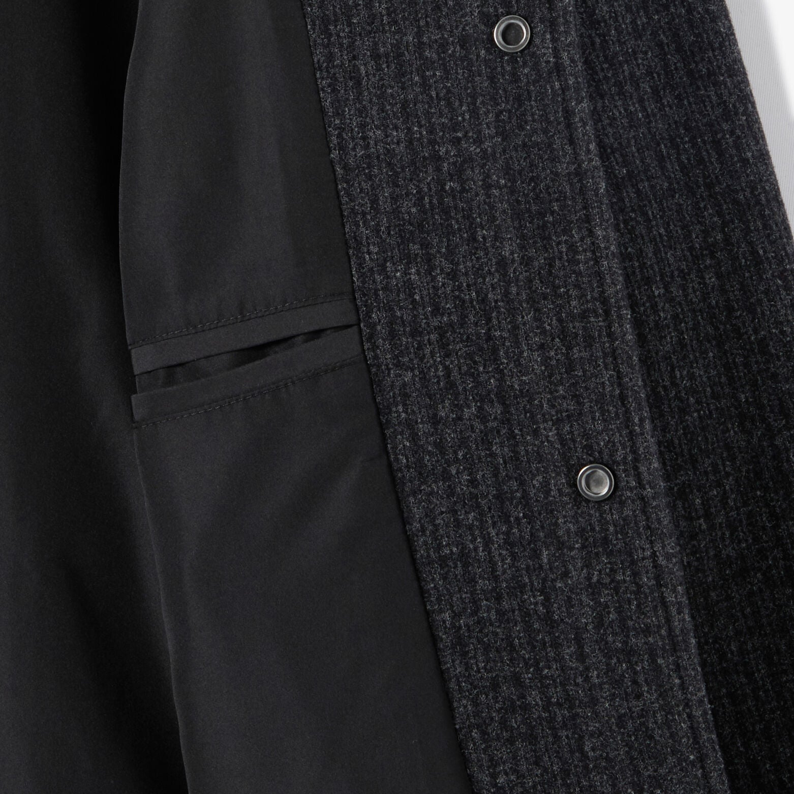 Veste pressionn&eacute;e en maille