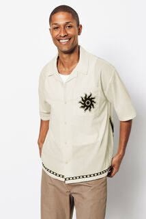 Boxy fit hemdje in geborduurd katoen