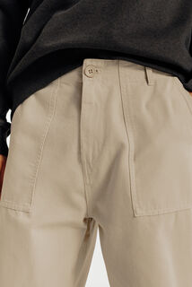 Baggy broek met timmermansdetail