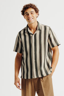 Chemisette en crochet col requin