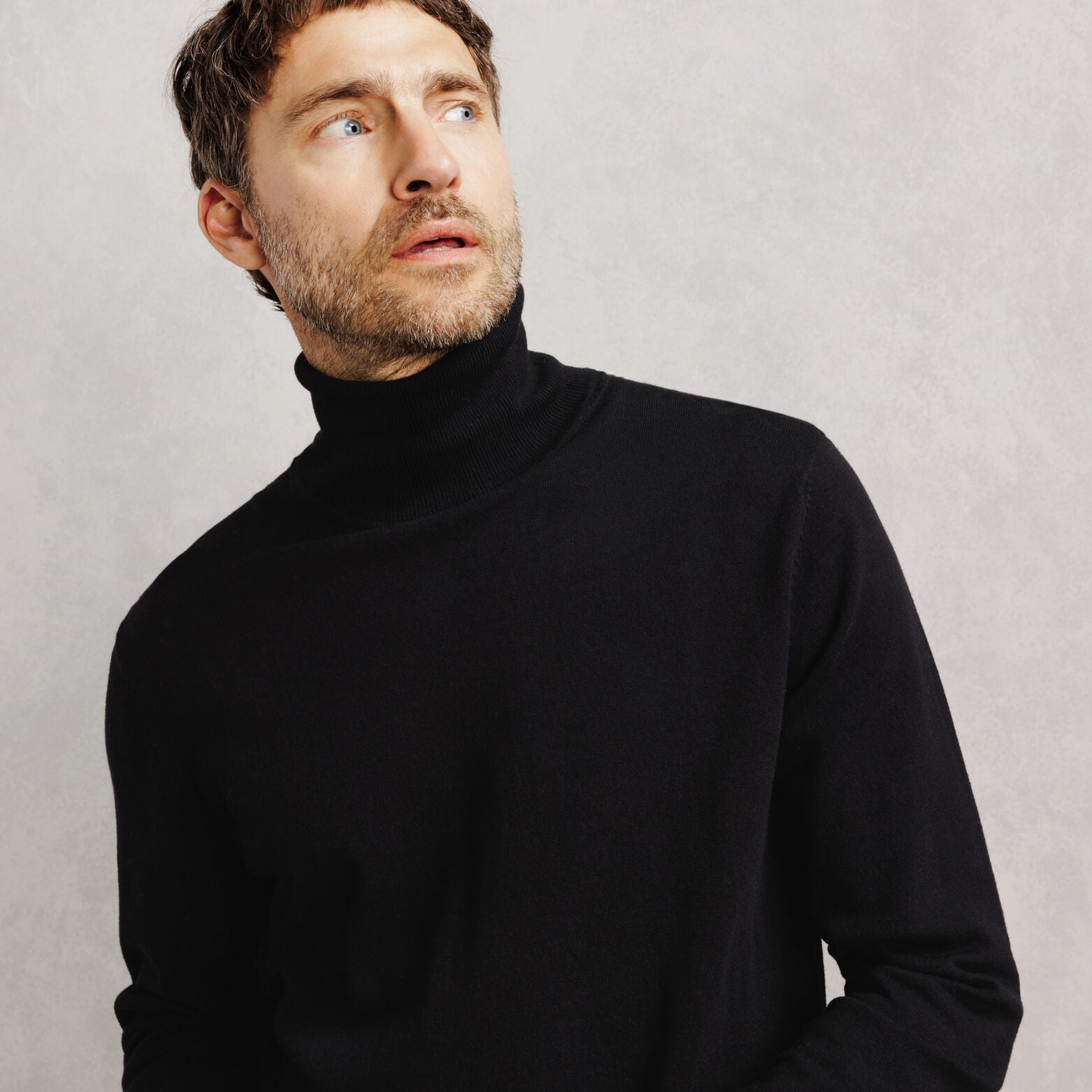 Pull col roul&eacute;