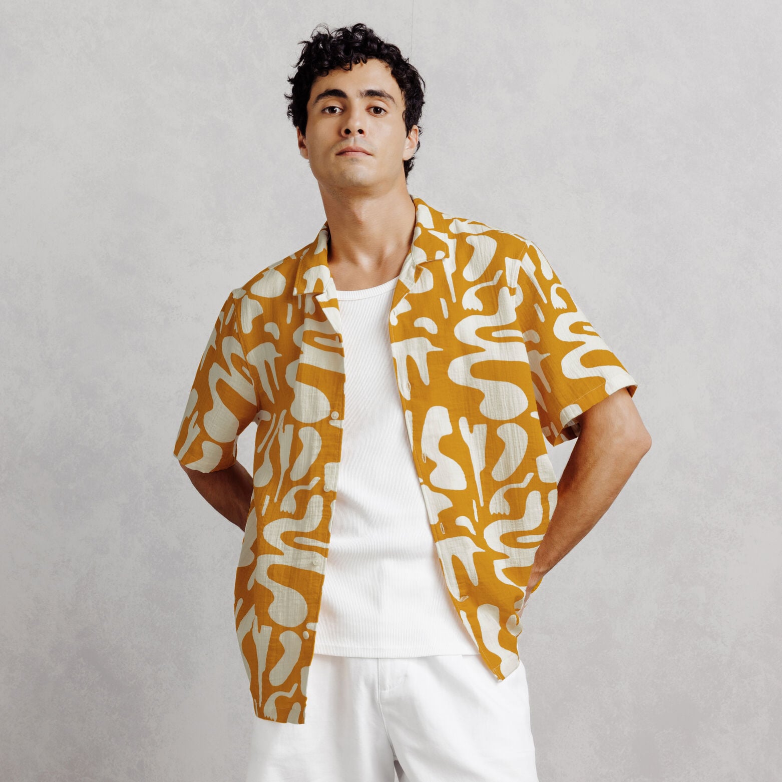 Chemisette 100% coton imprim&eacute; col requin