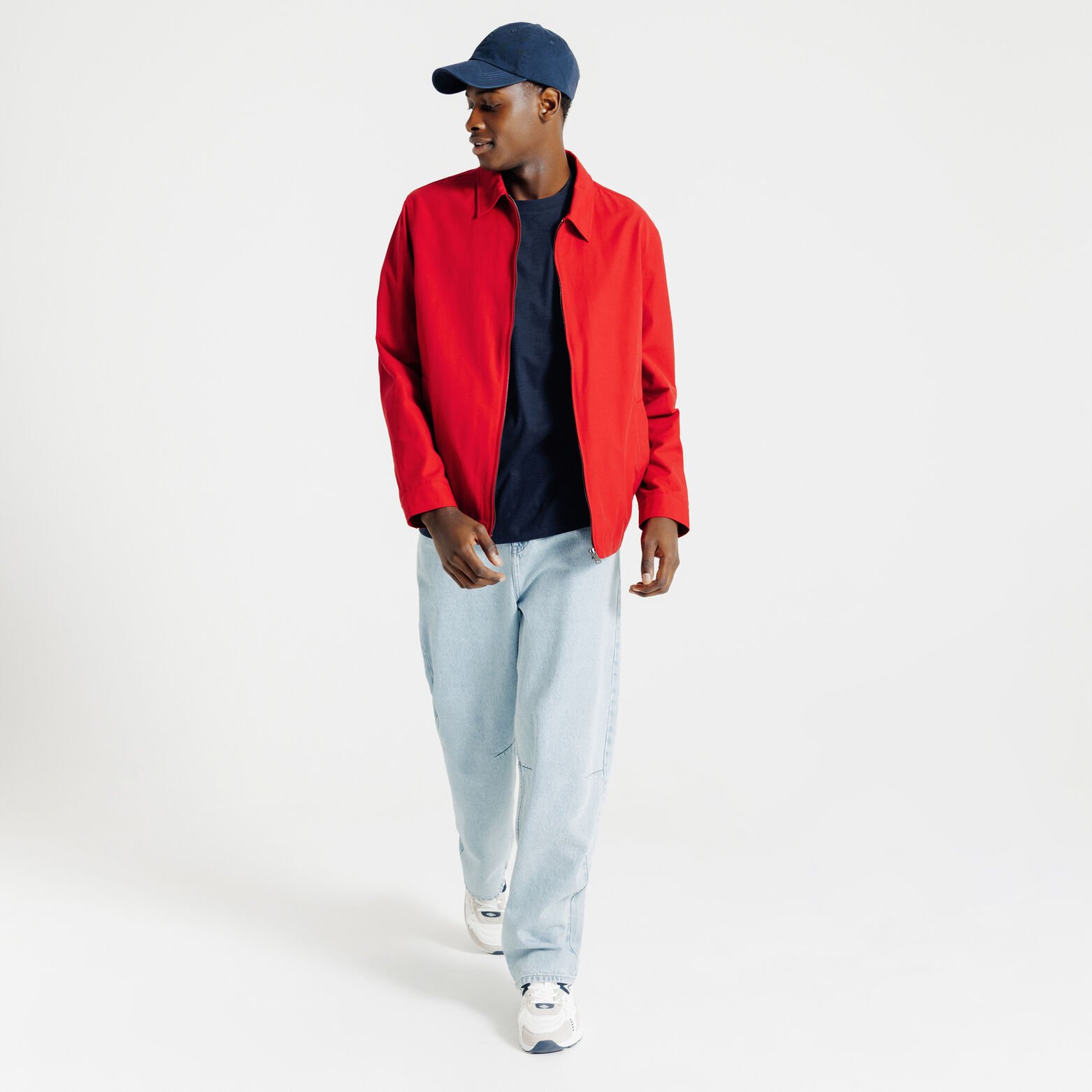 Tee shirt mati&egrave;re flamm&eacute;e broderie poitrine