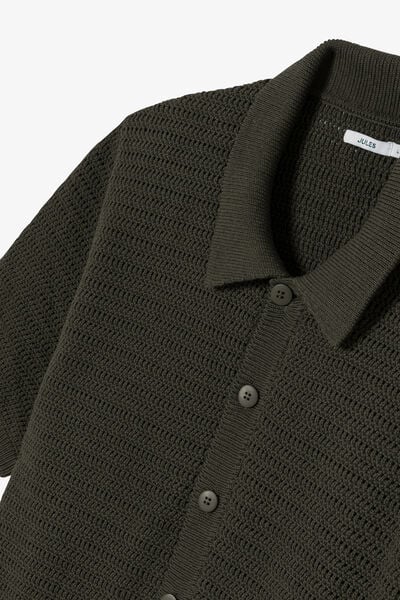 Hemd in tricot met open stekenpatroon