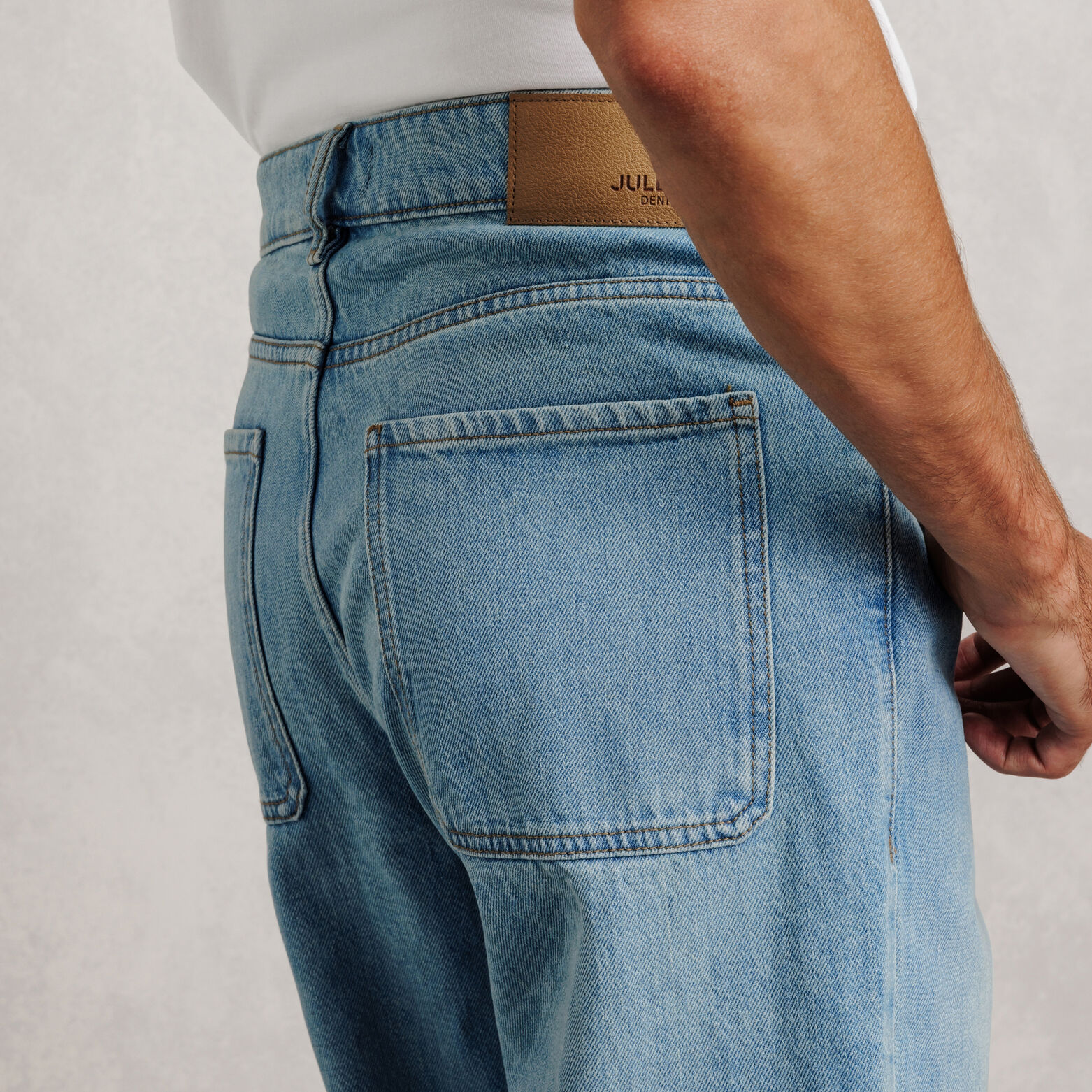 Jean loose RE-JEAN d&eacute;lav&eacute; 100% coton