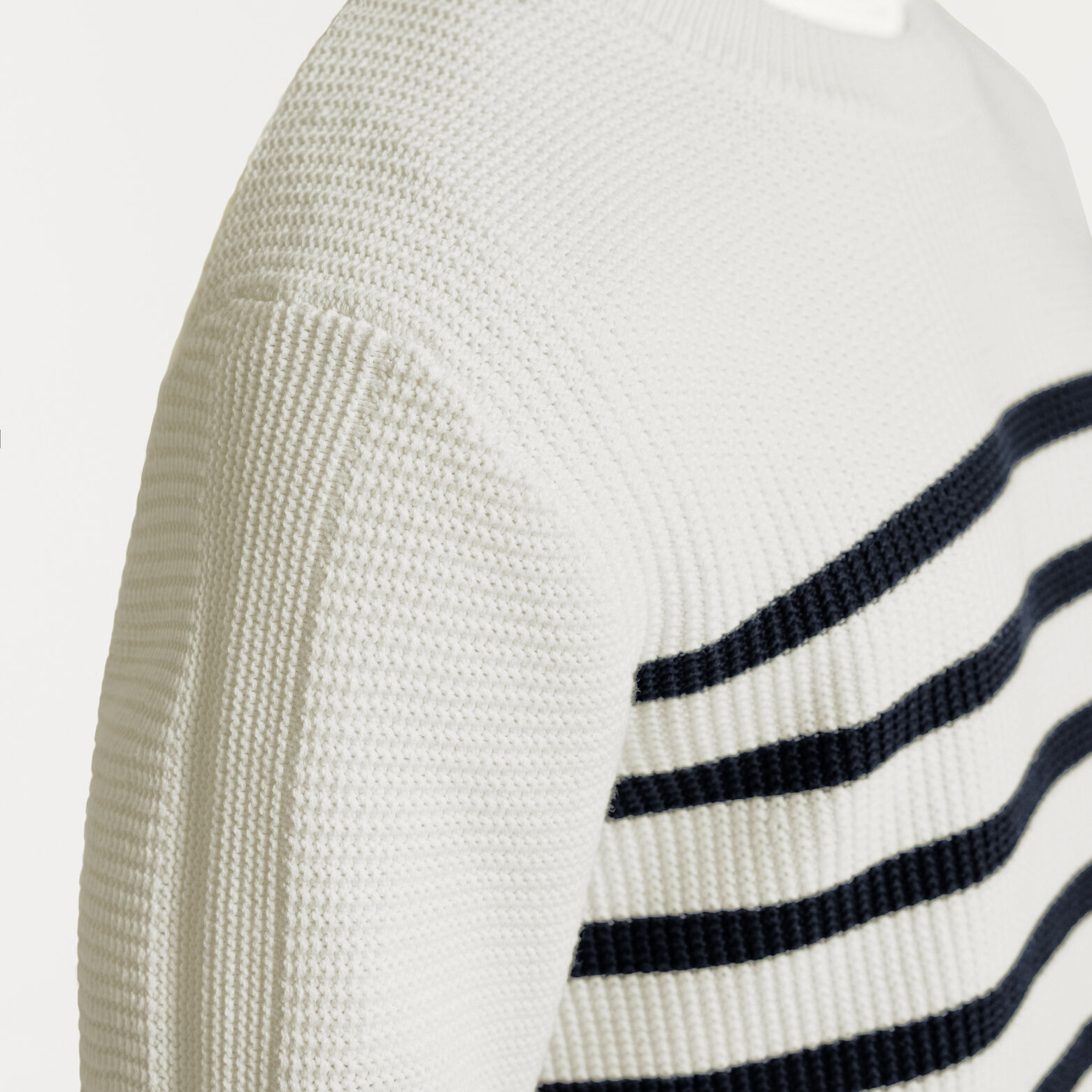 Pull col rond jeux de points fantaisie