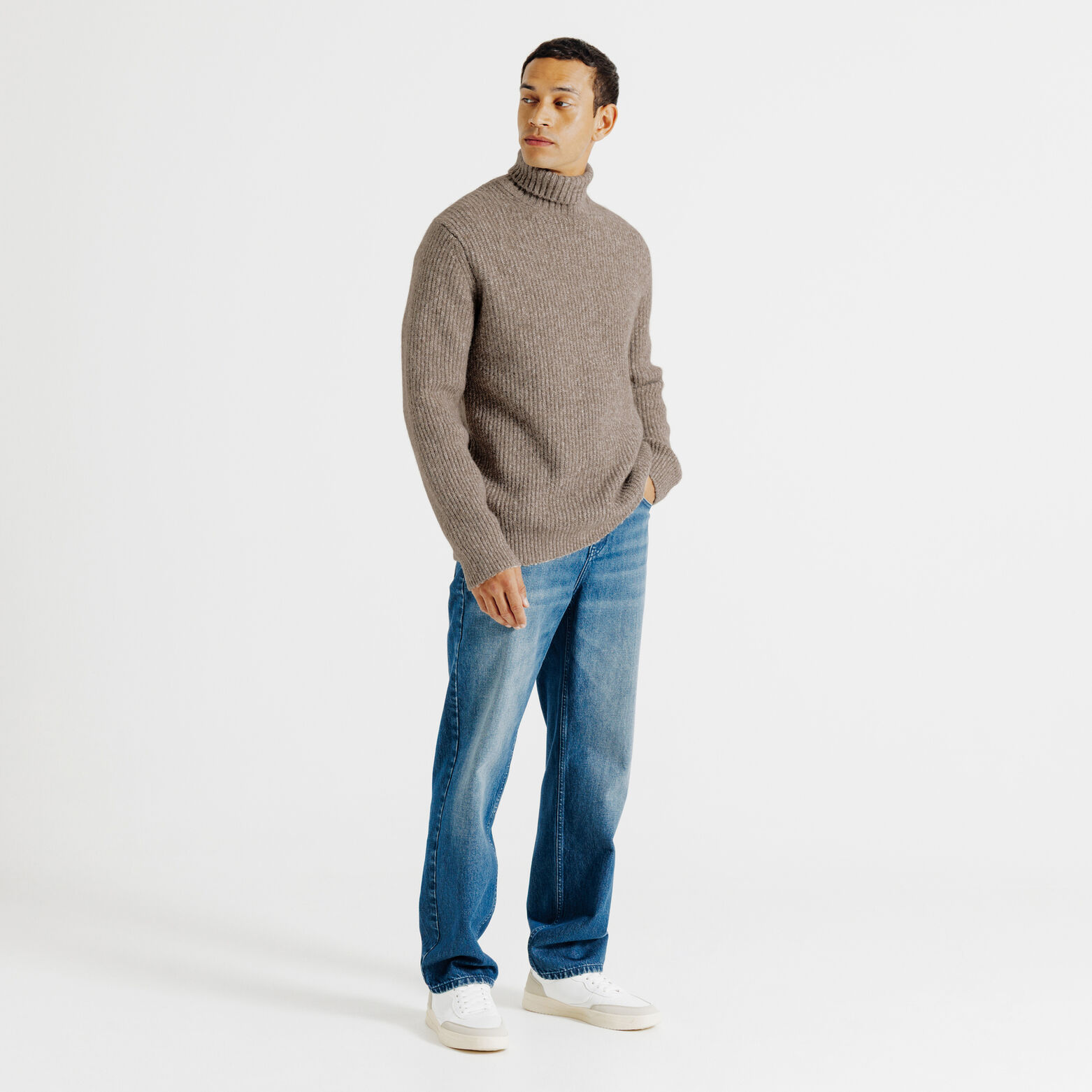 Pull col roulé tweed