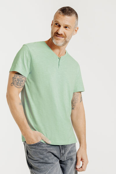 Tee shirt col tunisien en mati&egrave;re flamm&eacute;e