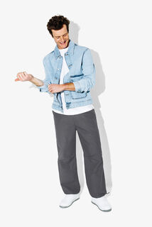 Pantalon chino large avec d&eacute;coupes