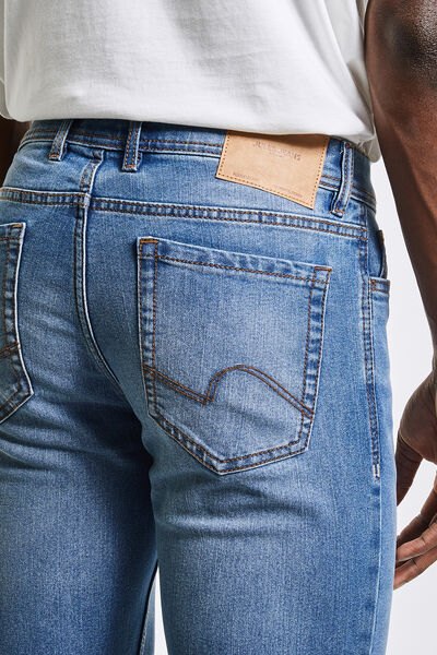 Slim jeans in gerecycled katoen en polyester