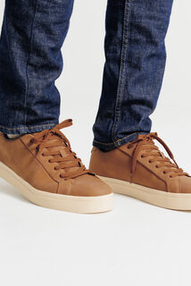 Baskets basiques &agrave; lacets