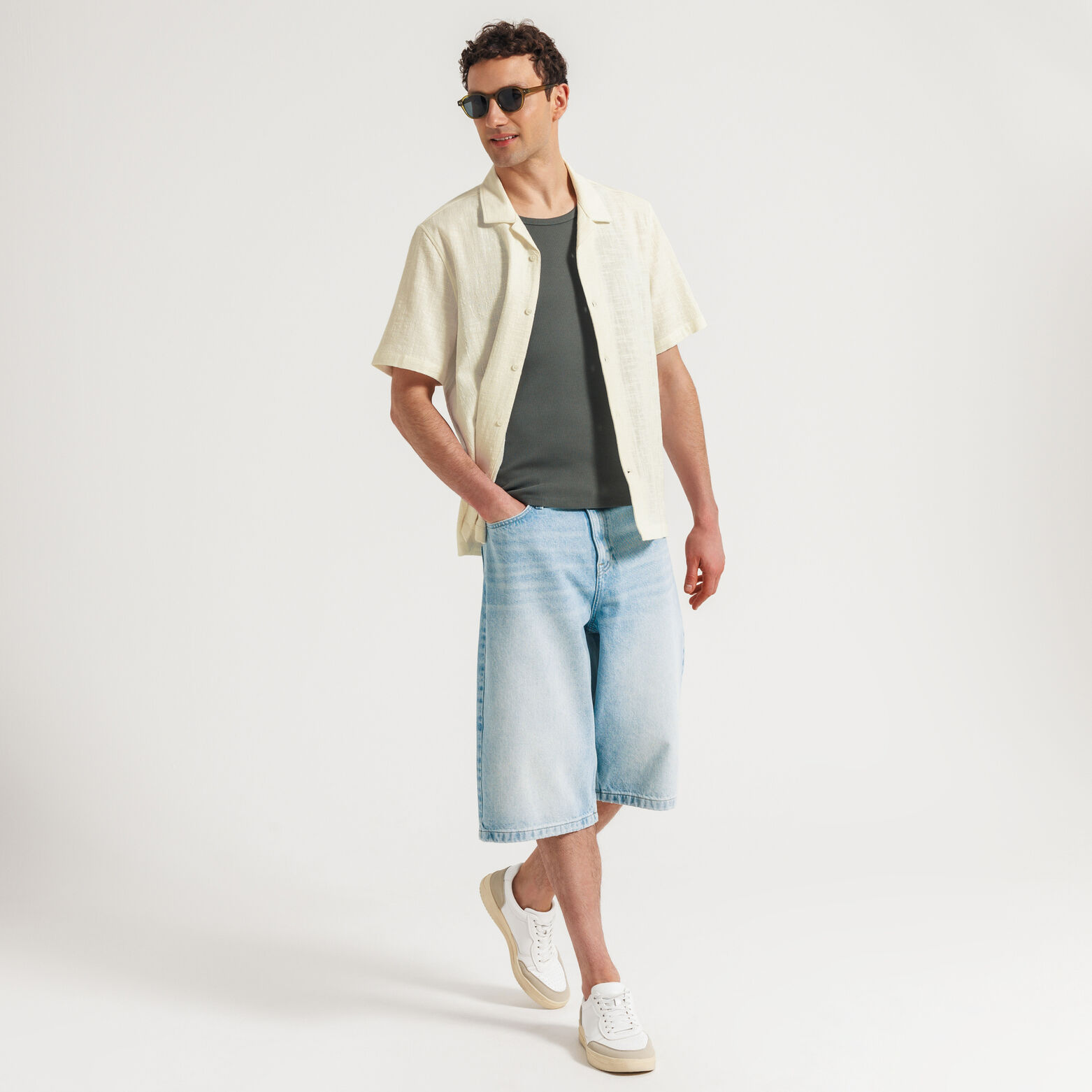 Chemisette en coton broderie dos