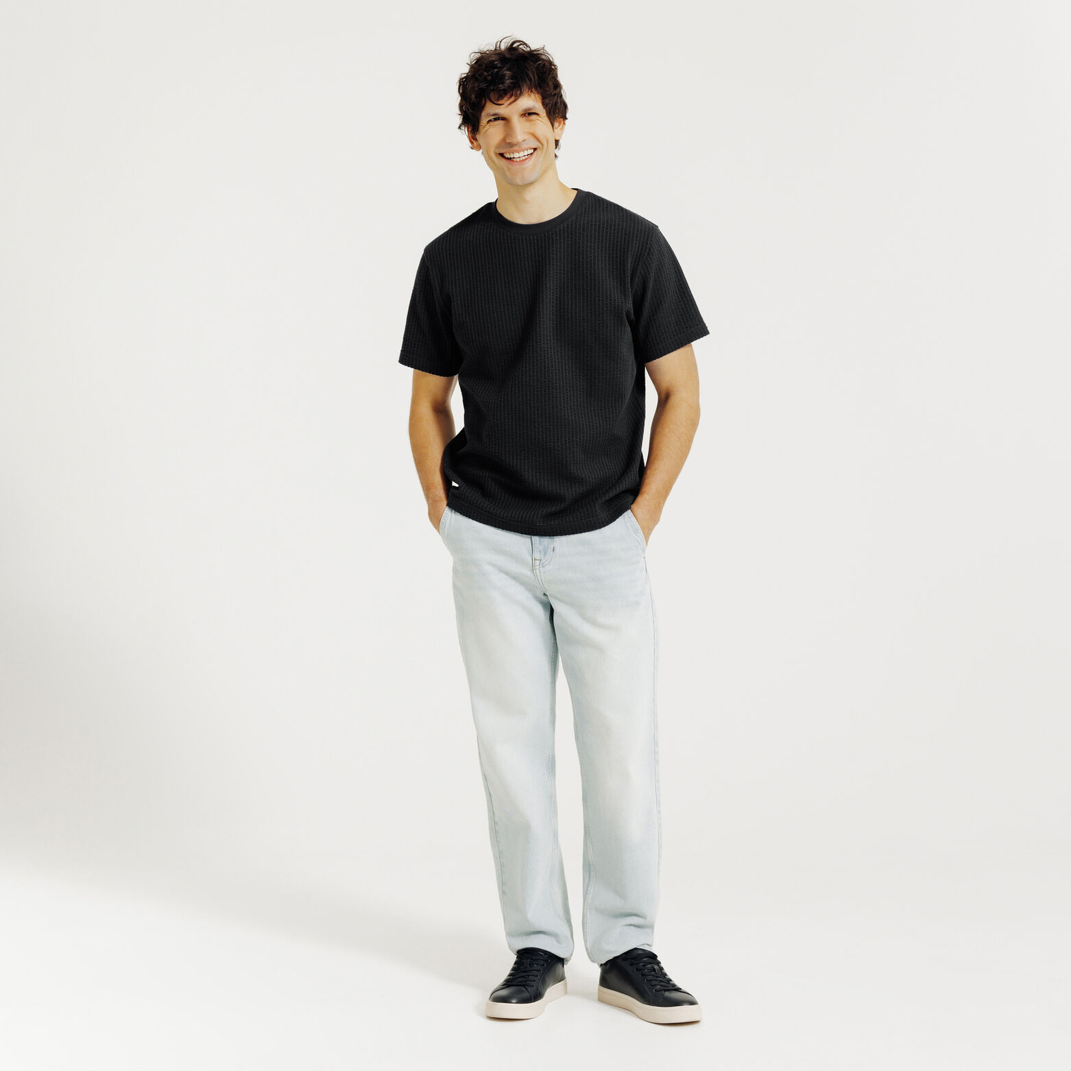 Tee shirt mati&egrave;re relief&eacute;e