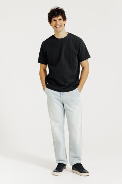 Tee shirt mati&egrave;re relief&eacute;e