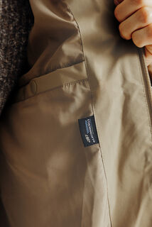 Doudoune zipp&eacute;e &agrave; capuche