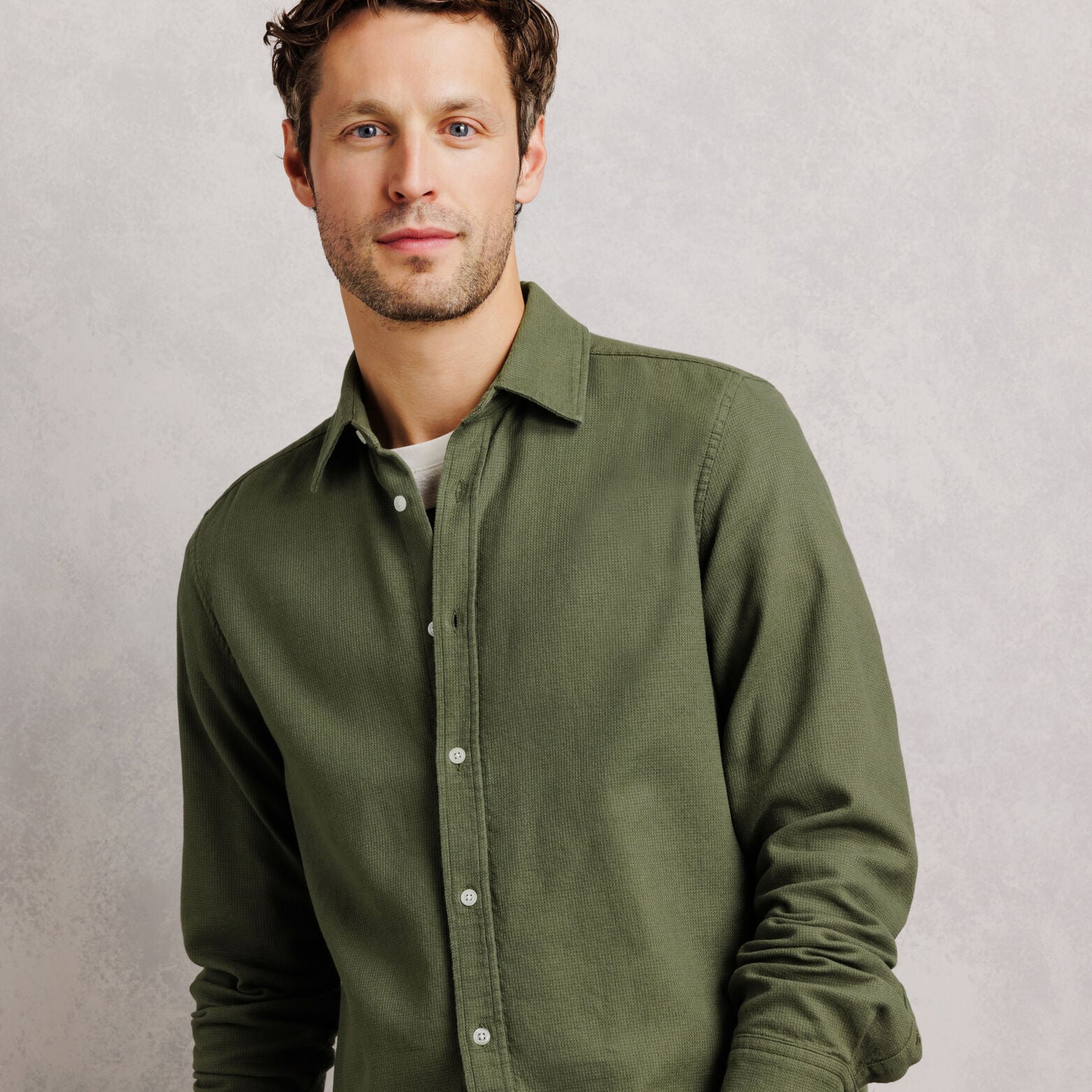 Chemise 100% coton armur&eacute;e unie