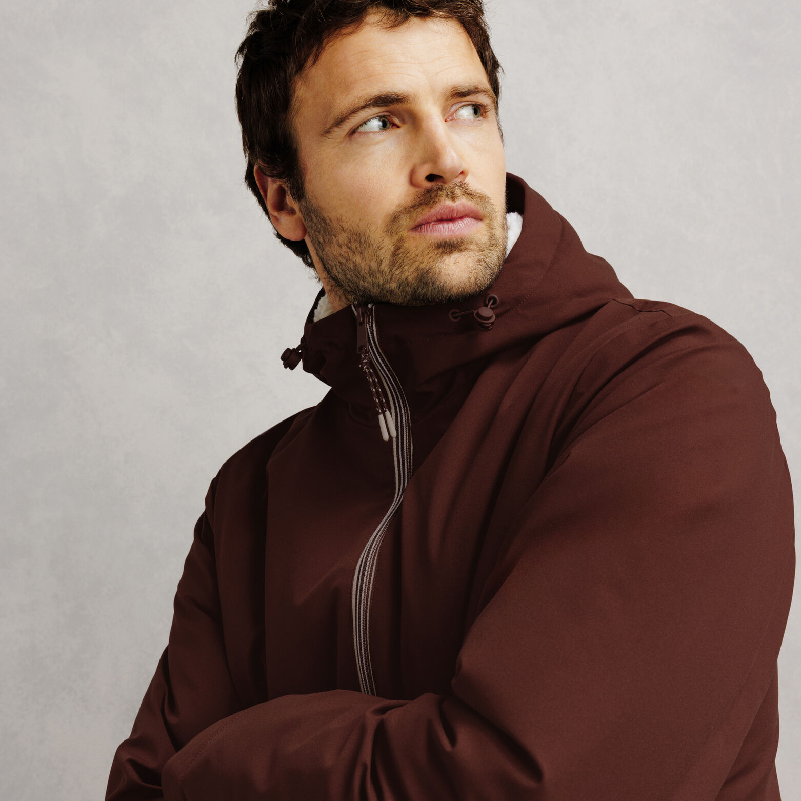 Parka longue &agrave; capuche doubl&eacute;e en sherpa
