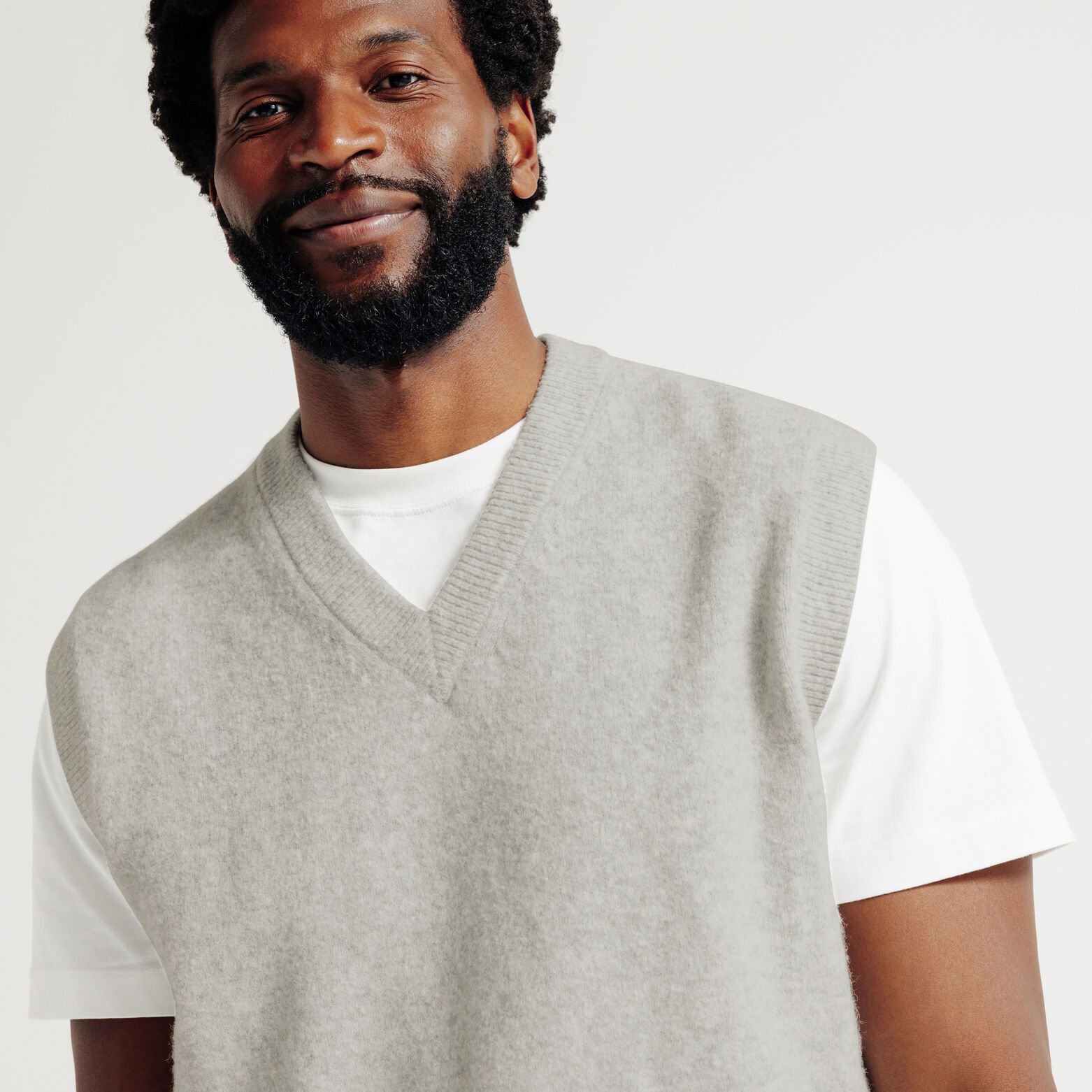 Pull col v sans manches