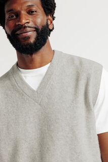 Pull col v sans manches