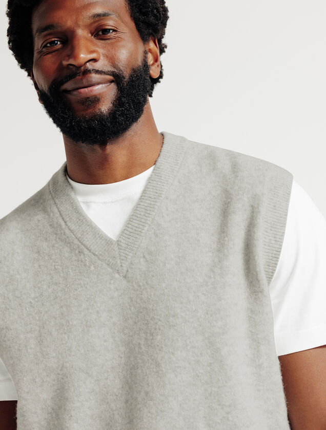 Pull col v sans manches