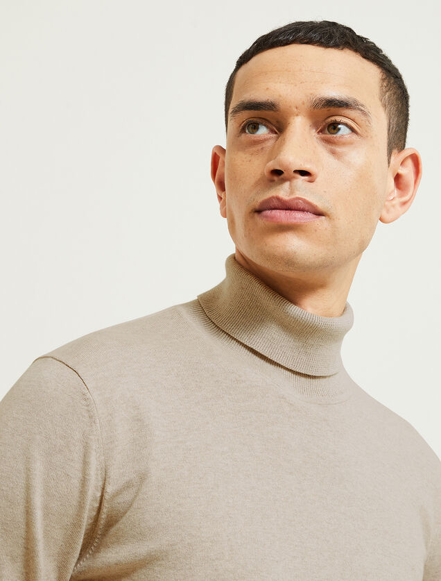 Pull col roul&eacute;