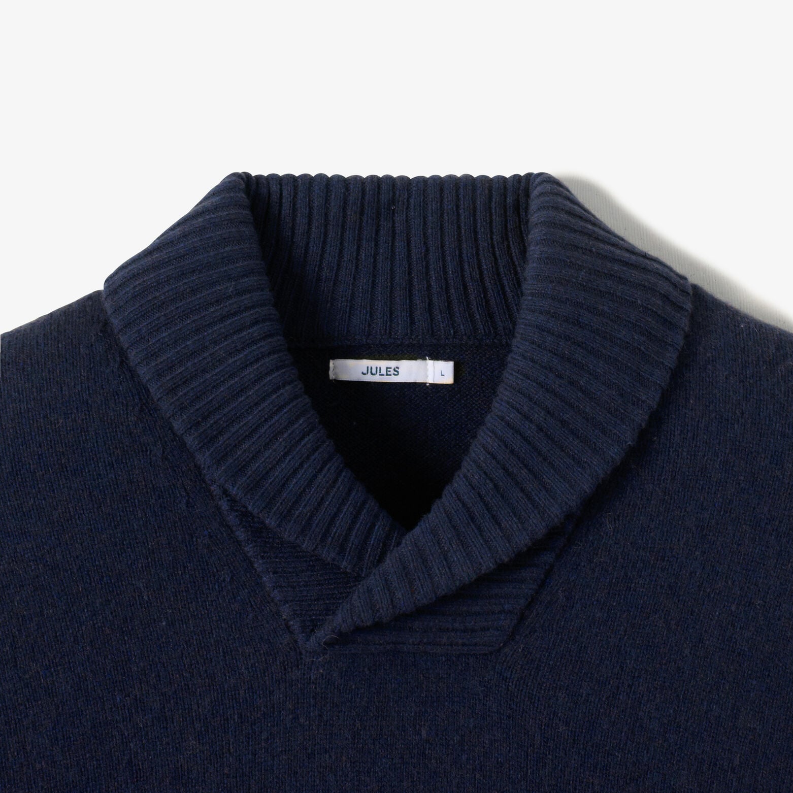 Pull col ch&acirc;le en laine d'agneau majoritaire