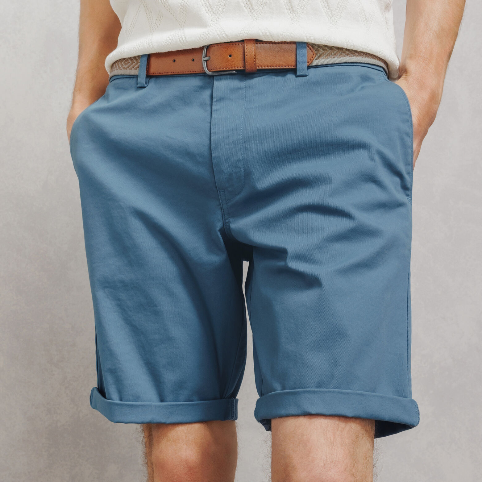 Bermuda chino slim uni avec ceinture