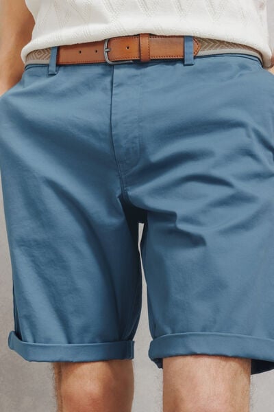 Effen slim chinobermuda met riem