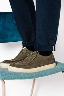 Baskets en cuir suédé esprit derby