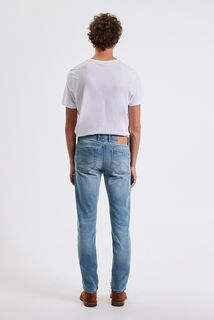 Jean straight en coton et polyester recycl&eacute;s water